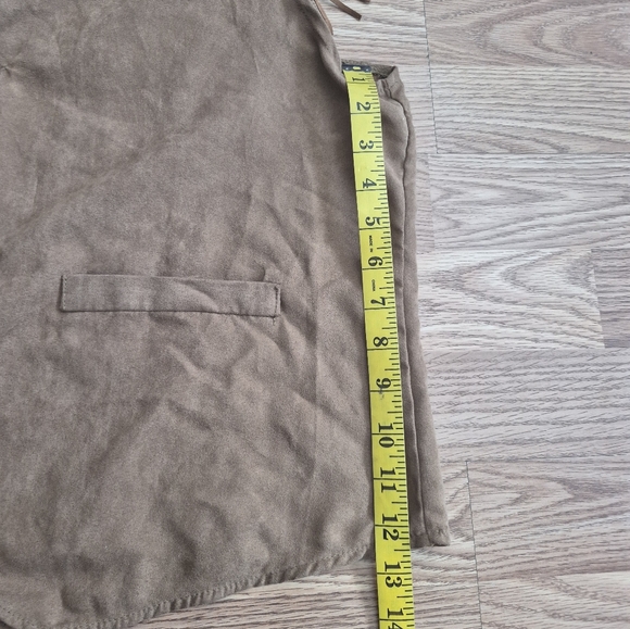 Spirit Halloween Women's Fringed Cowgirl Vest Costume - Picture 8 of 10